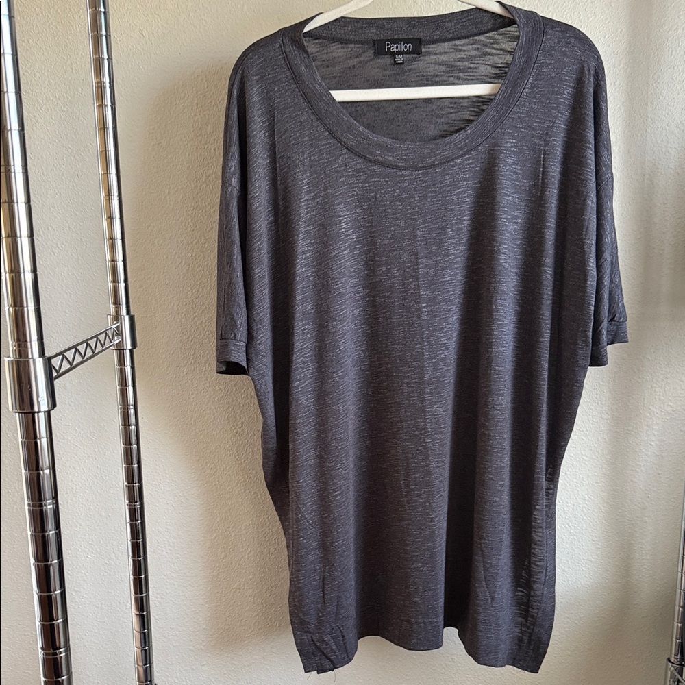 Papillon Blanc Charcoal Short Sleeve Tunic with side splits.